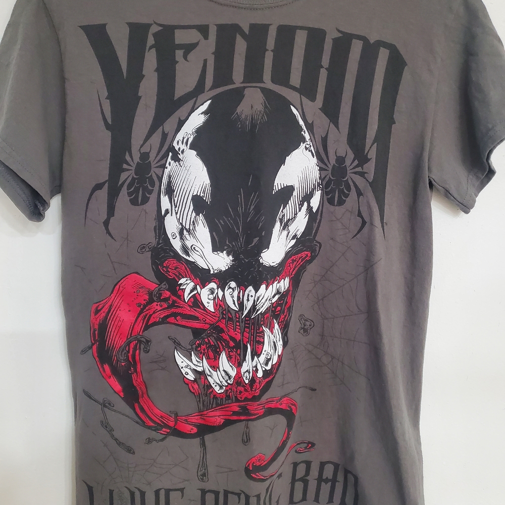 Universal Venom Graphic Tee - Black and Red